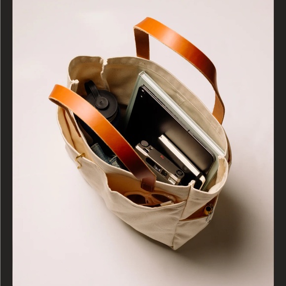 Joshu Vela utility tote in black canvas - Picture 8 of 9